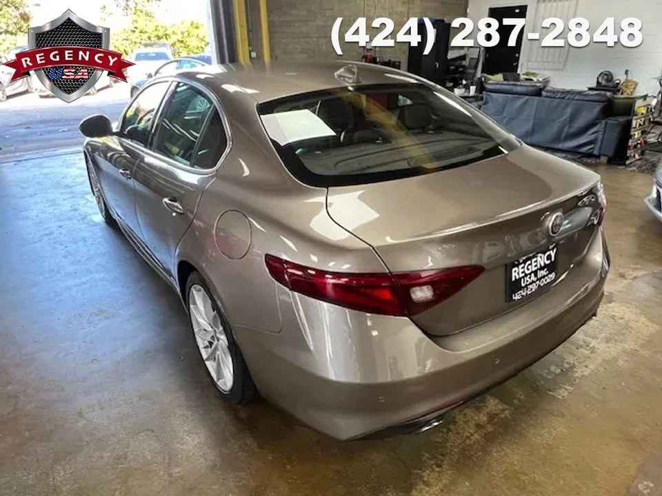 2019 Alfa Romeo Giulia - Image 13 of 19