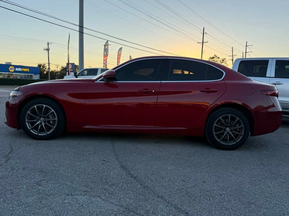 2019 Alfa Romeo Giulia - Image 6 of 19