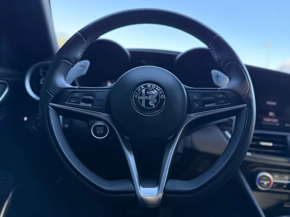 2019 Alfa Romeo Giulia - Image 11 of 15