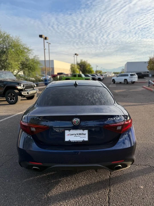 2019 Alfa Romeo Giulia - Image 5 of 11