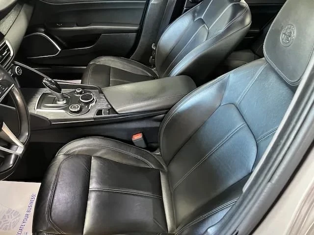 2019 Alfa Romeo Giulia - Image 8 of 17