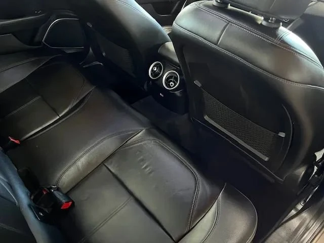 2019 Alfa Romeo Giulia - Image 13 of 17