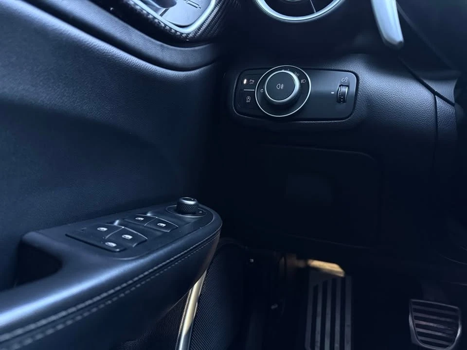 2019 Alfa Romeo Giulia - Image 13 of 15