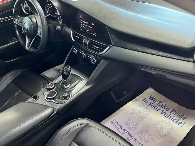 2019 Alfa Romeo Giulia - Image 11 of 17