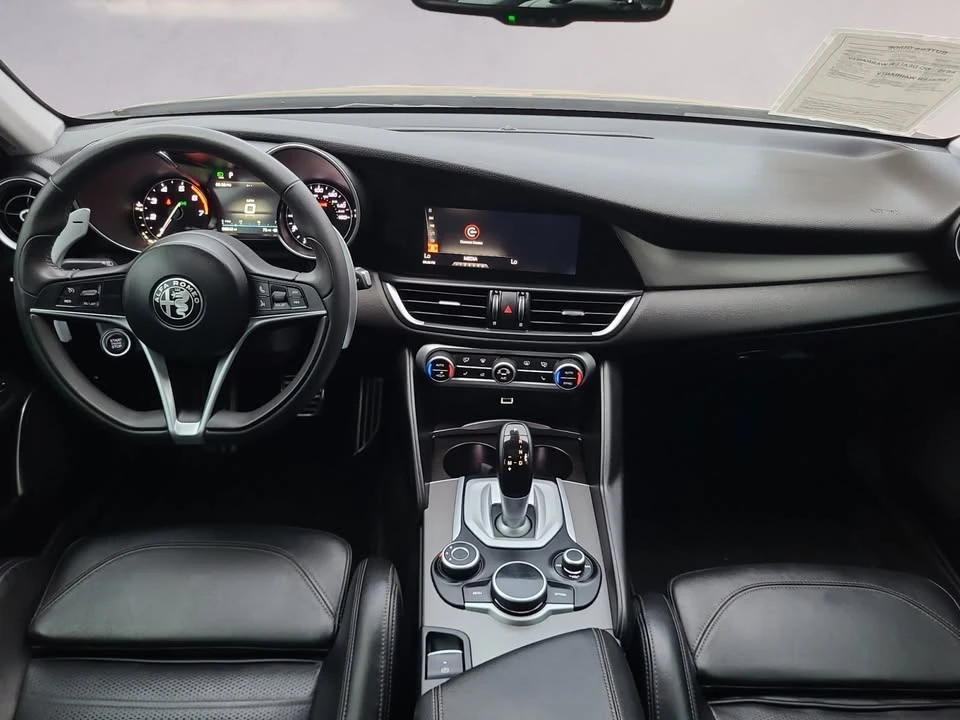 2019 Alfa Romeo Giulia - Image 12 of 18