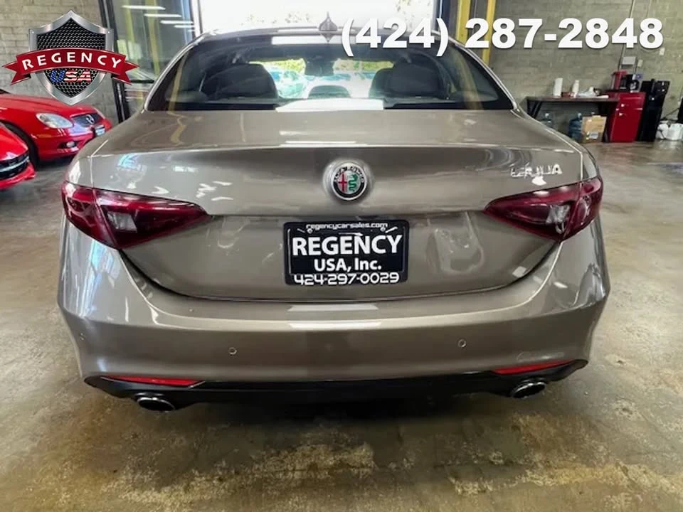 2019 Alfa Romeo Giulia - Image 11 of 19