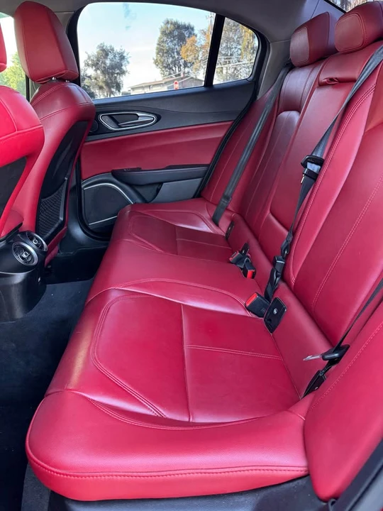 2019 Alfa Romeo Giulia - Image 10 of 15