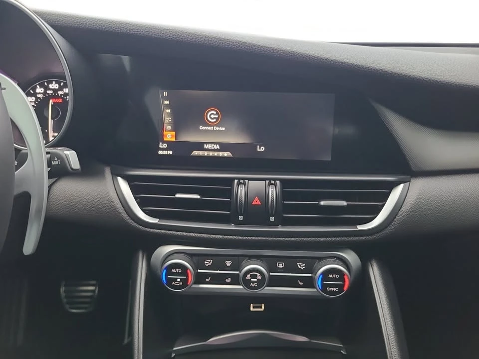 2019 Alfa Romeo Giulia - Image 10 of 18