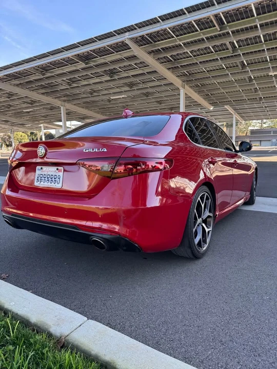 2019 Alfa Romeo Giulia - Image 6 of 15
