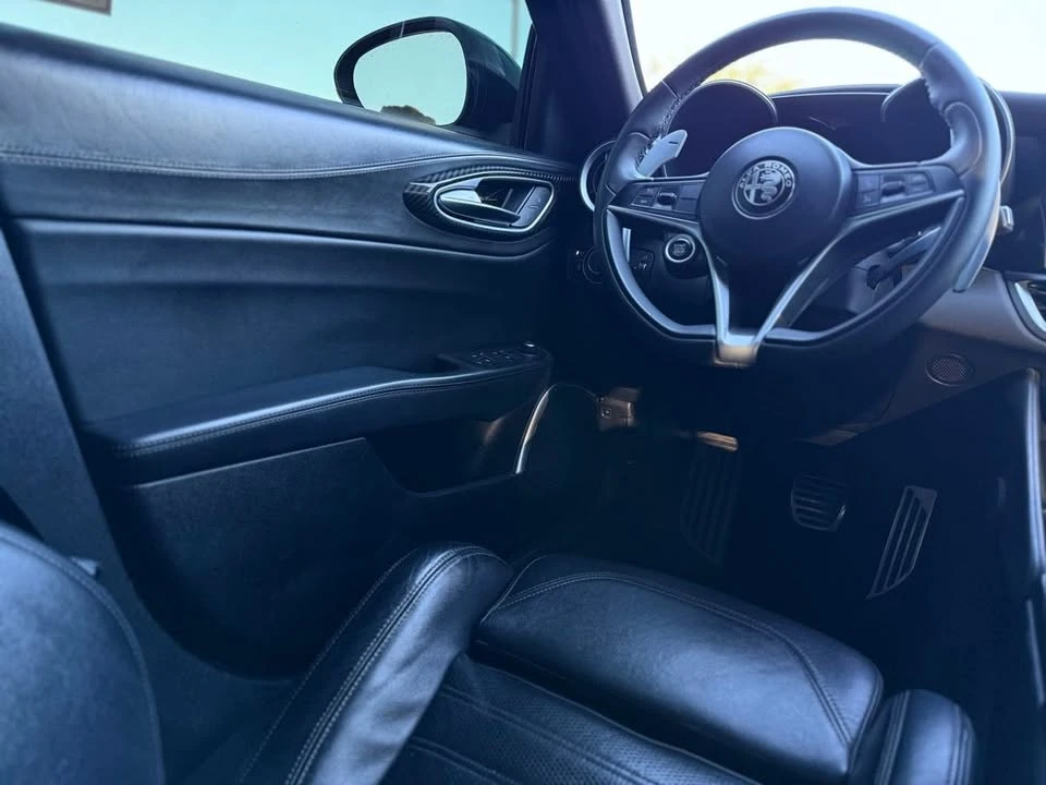 2019 Alfa Romeo Giulia - Image 10 of 15