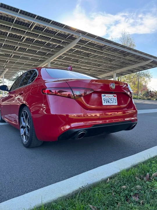 2019 Alfa Romeo Giulia - Image 7 of 15