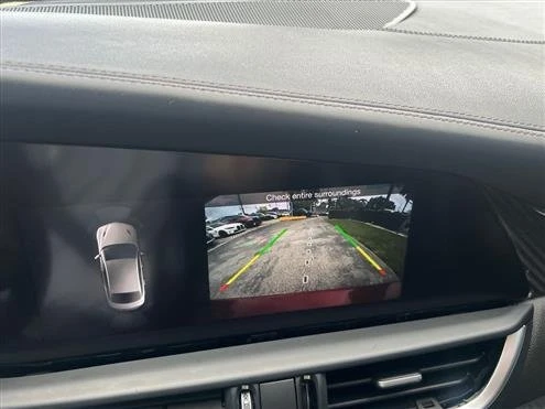 2019 Alfa Romeo Giulia - Image 12 of 19