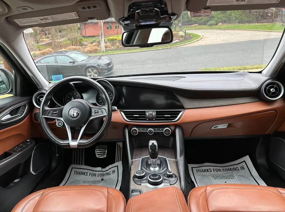 2019 Alfa Romeo Giulia - Image 6 of 9