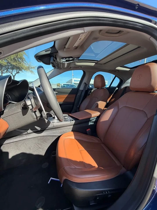 2019 Alfa Romeo Giulia - Image 6 of 8