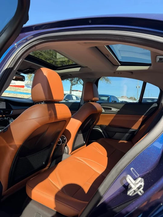 2019 Alfa Romeo Giulia - Image 4 of 8