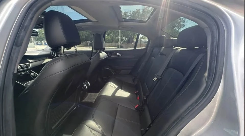 2019 Alfa Romeo Giulia - Image 6 of 8