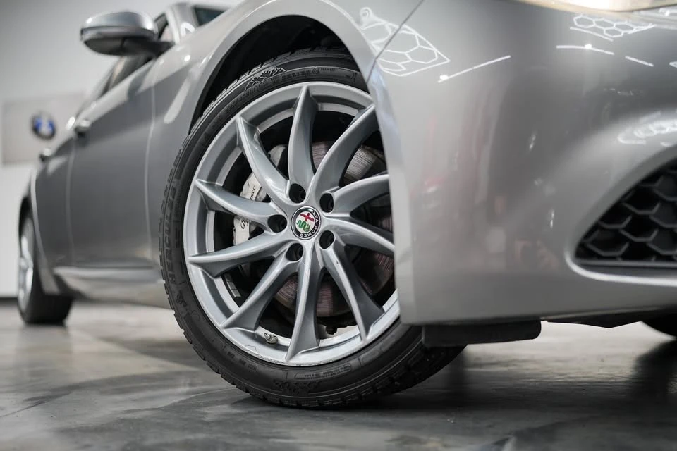 2019 Alfa Romeo Giulia - Image 2 of 10