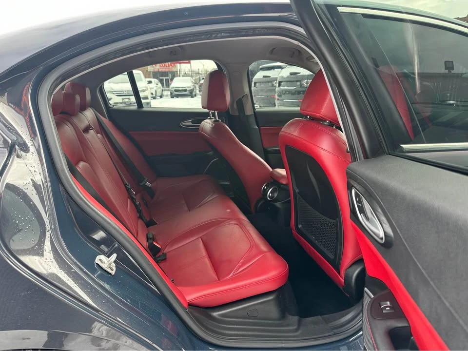 2019 Alfa Romeo Giulia - Image 9 of 13