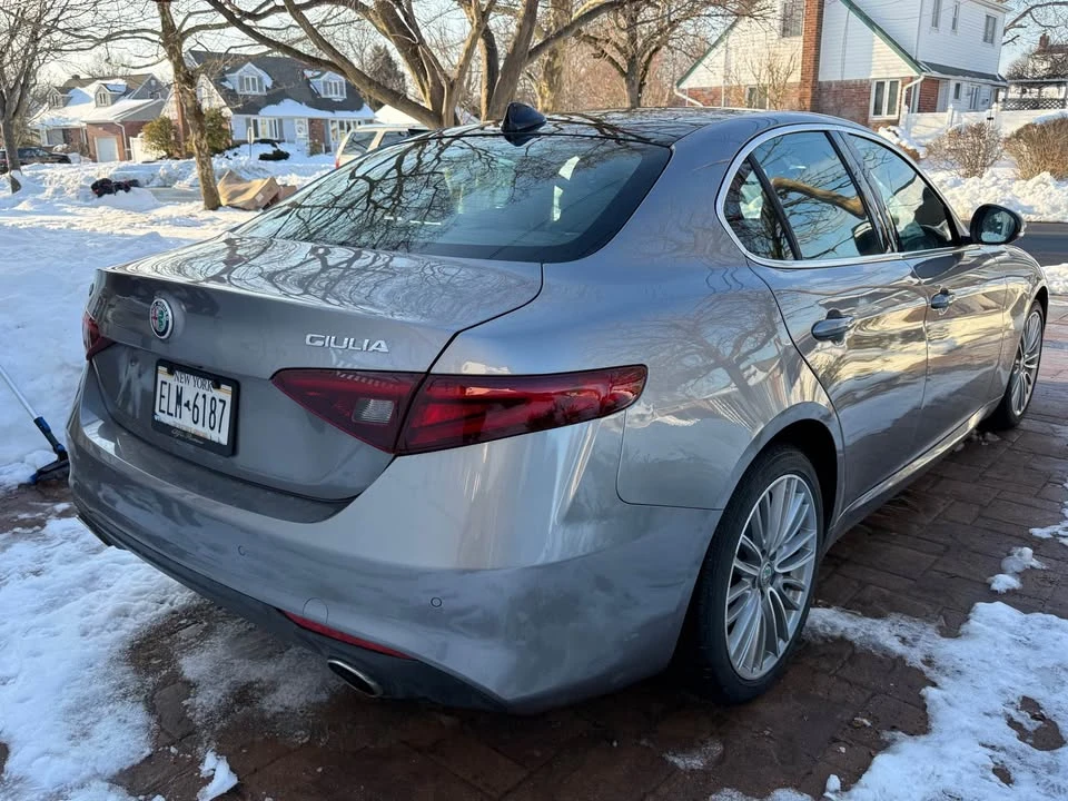 2019 Alfa Romeo Giulia - Image 2 of 9