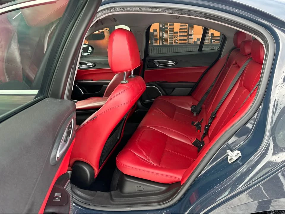 2019 Alfa Romeo Giulia - Image 7 of 13