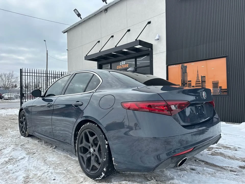 2019 Alfa Romeo Giulia - Image 5 of 13