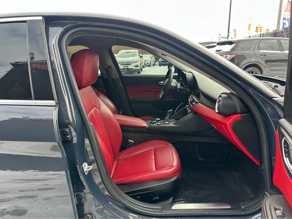 2019 Alfa Romeo Giulia - Image 8 of 13