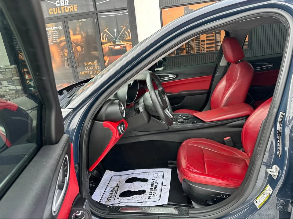 2019 Alfa Romeo Giulia - Image 6 of 13