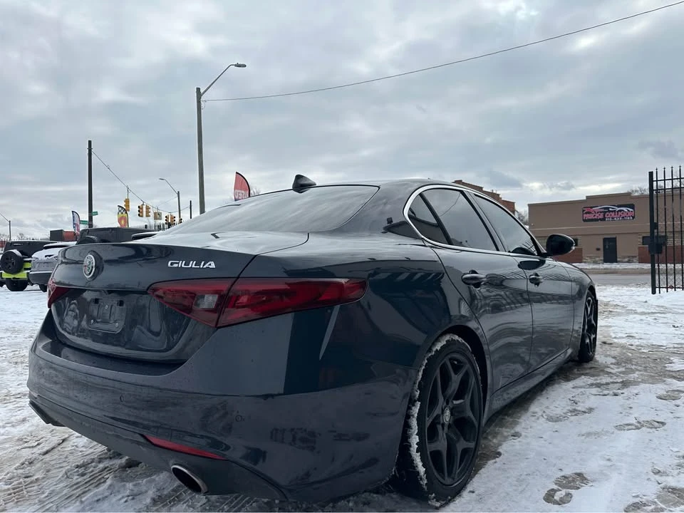 2019 Alfa Romeo Giulia - Image 4 of 13