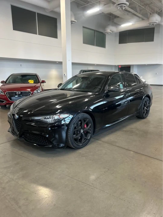 2019 Alfa Romeo Giulia - Image 6 of 14