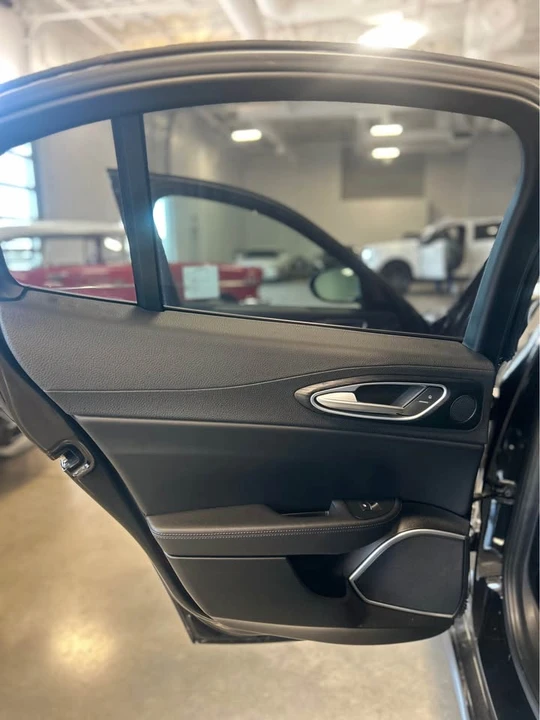 2019 Alfa Romeo Giulia - Image 10 of 13