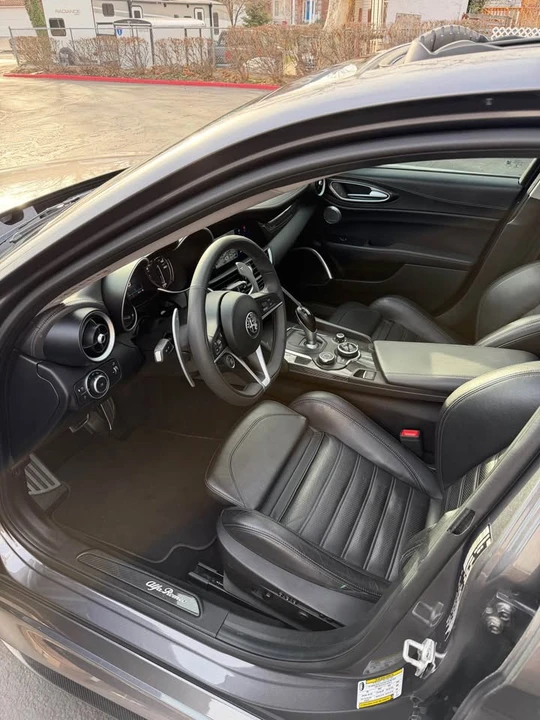 2019 Alfa Romeo Giulia - Image 6 of 19