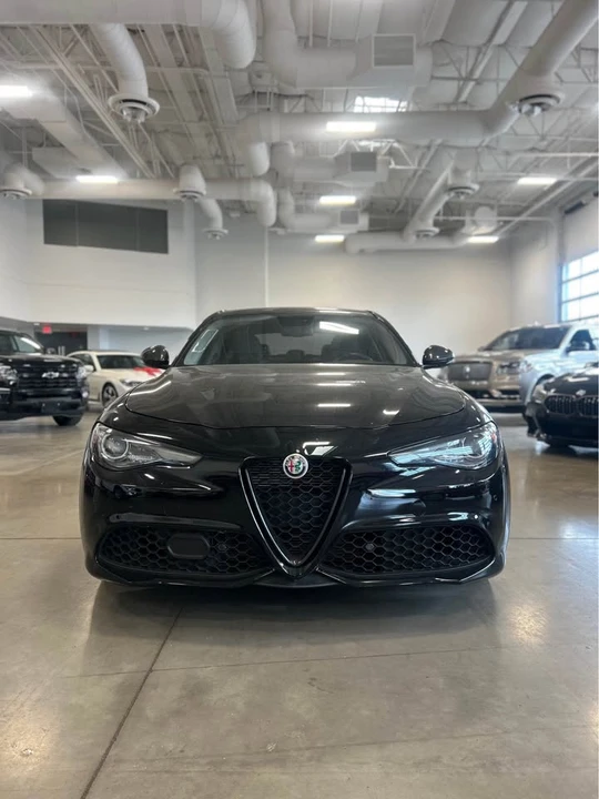 2019 Alfa Romeo Giulia - Image 5 of 14