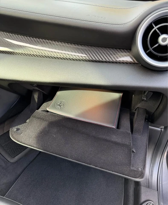 2019 Alfa Romeo Giulia - Image 10 of 19