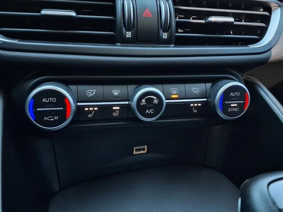 2019 Alfa Romeo Giulia - Image 10 of 14