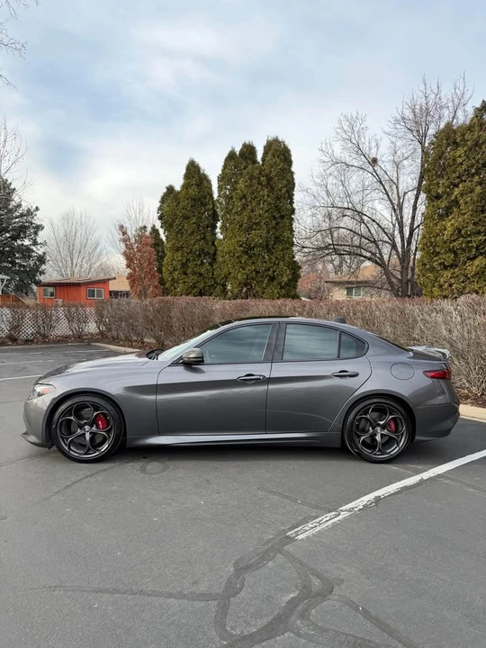 2019 Alfa Romeo Giulia - Image 4 of 19