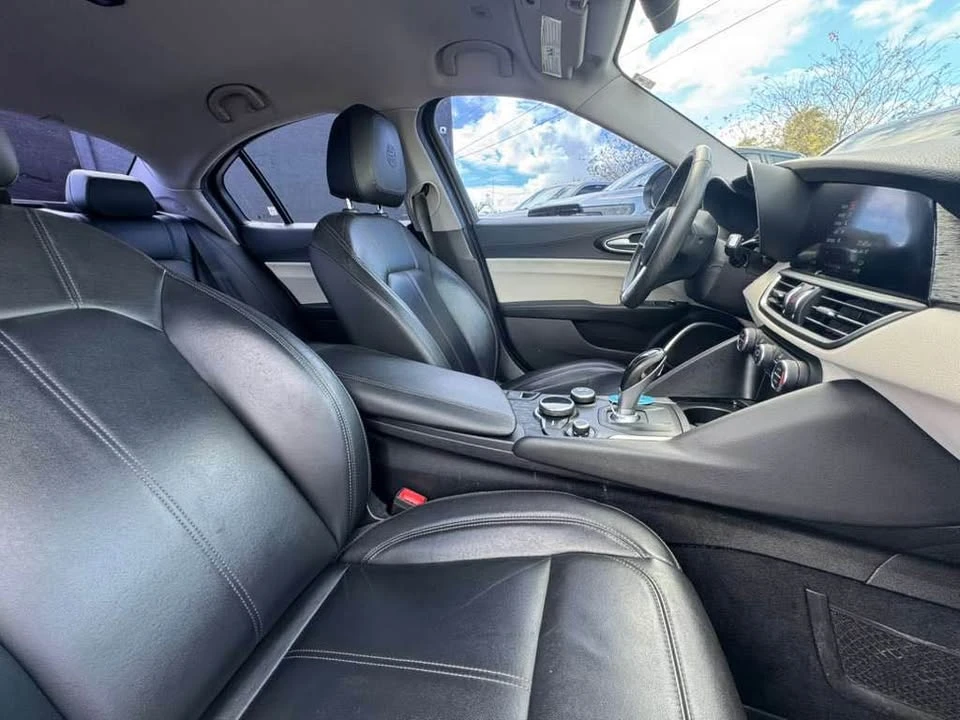 2019 Alfa Romeo Giulia - Image 9 of 15