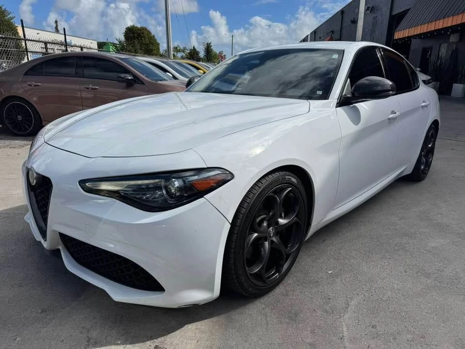 2019 Alfa Romeo Giulia - Image 3 of 15