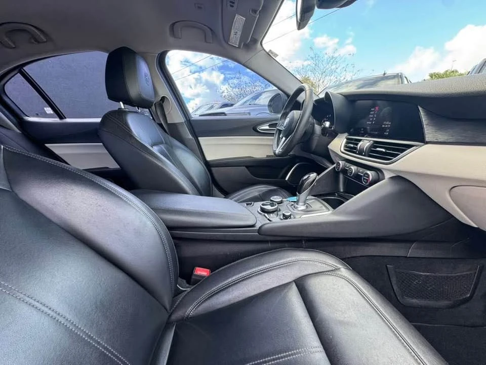 2019 Alfa Romeo Giulia - Image 10 of 15