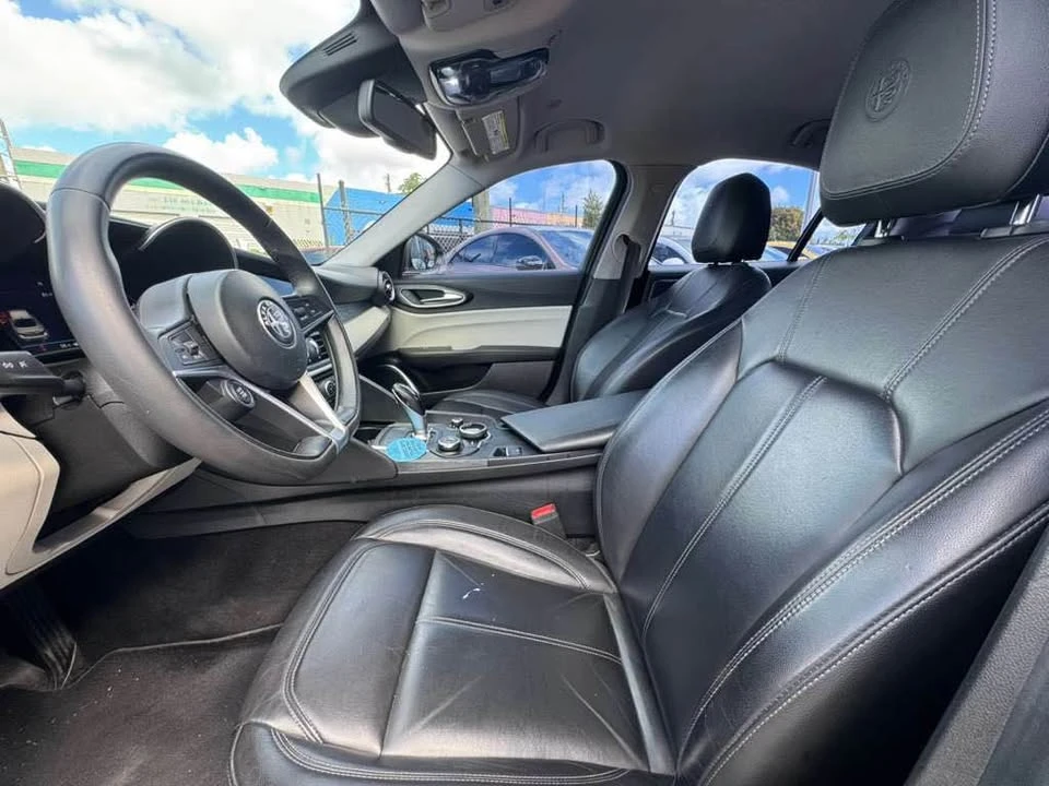 2019 Alfa Romeo Giulia - Image 13 of 15