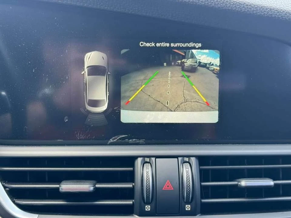 2019 Alfa Romeo Giulia - Image 15 of 15