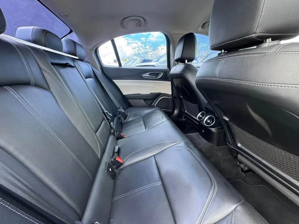 2019 Alfa Romeo Giulia - Image 7 of 15