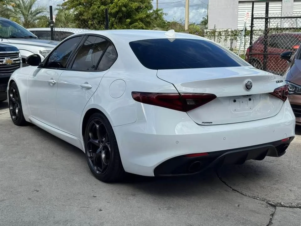 2019 Alfa Romeo Giulia - Image 4 of 15