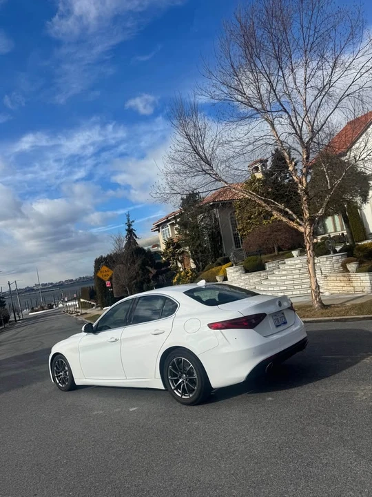 2019 Alfa Romeo Giulia - Image 2 of 6