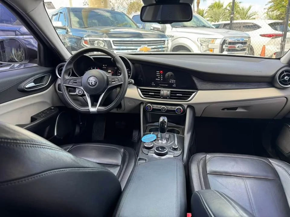 2019 Alfa Romeo Giulia - Image 8 of 15