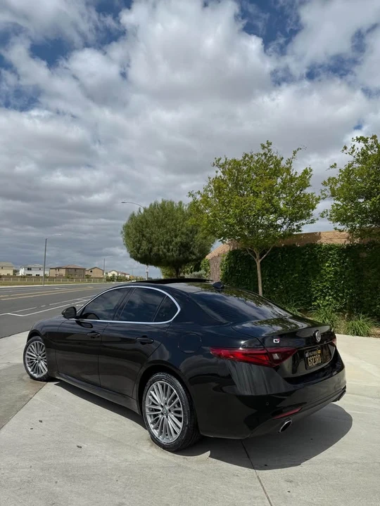 2019 Alfa Romeo Giulia - Image 2 of 20