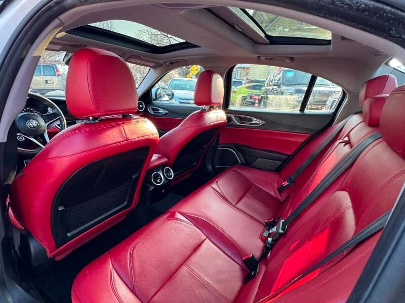 2019 Alfa Romeo Giulia - Image 13 of 17