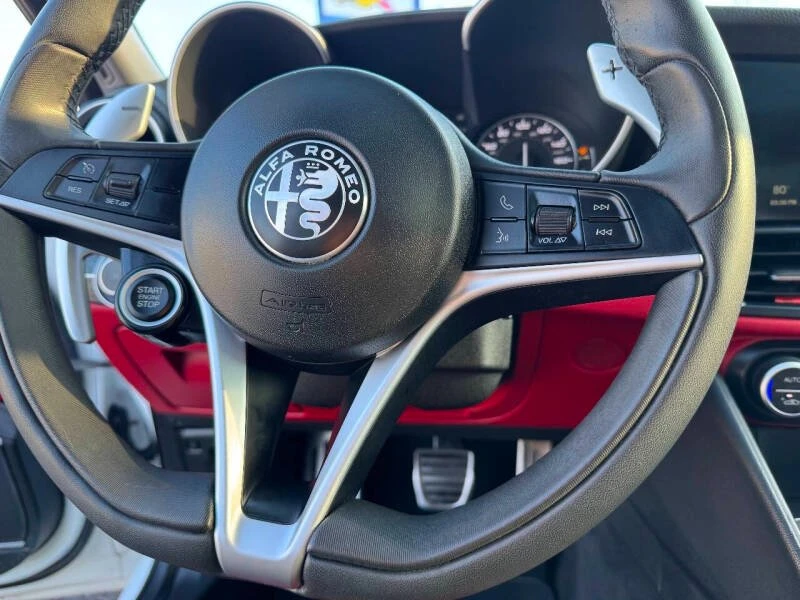 2019 Alfa Romeo Giulia - Image 11 of 17