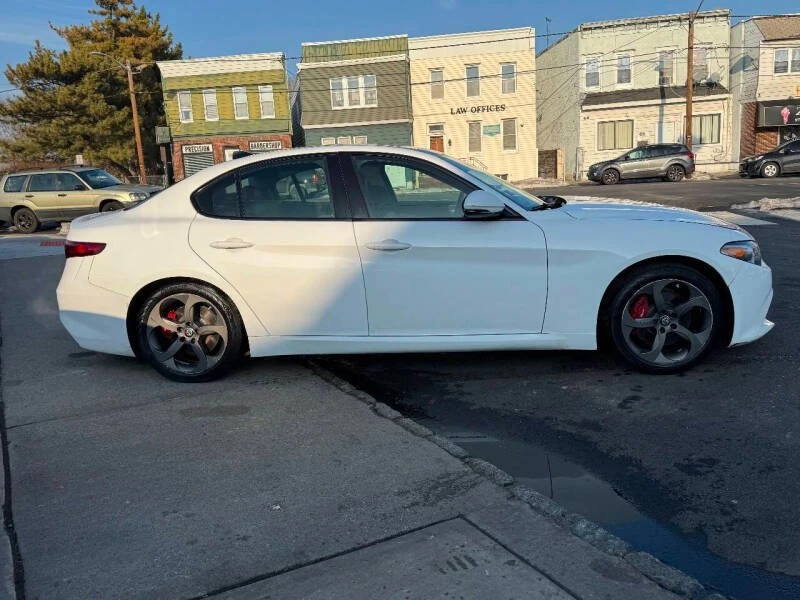 2019 Alfa Romeo Giulia - Image 3 of 17