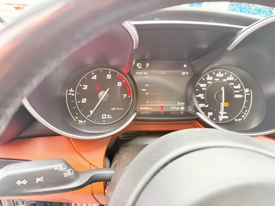 2019 Alfa Romeo Giulia - Image 8 of 9