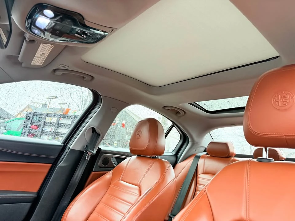 2019 Alfa Romeo Giulia - Image 7 of 9
